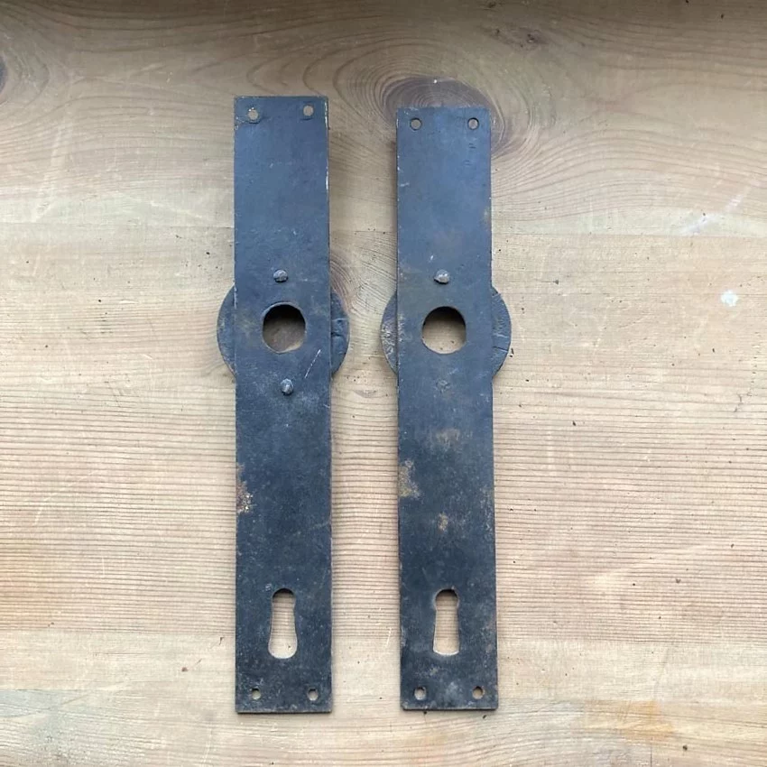 Gusseiserne Haustürdrückergarnitur Nr. 4 Delphinkopf – Bild 8