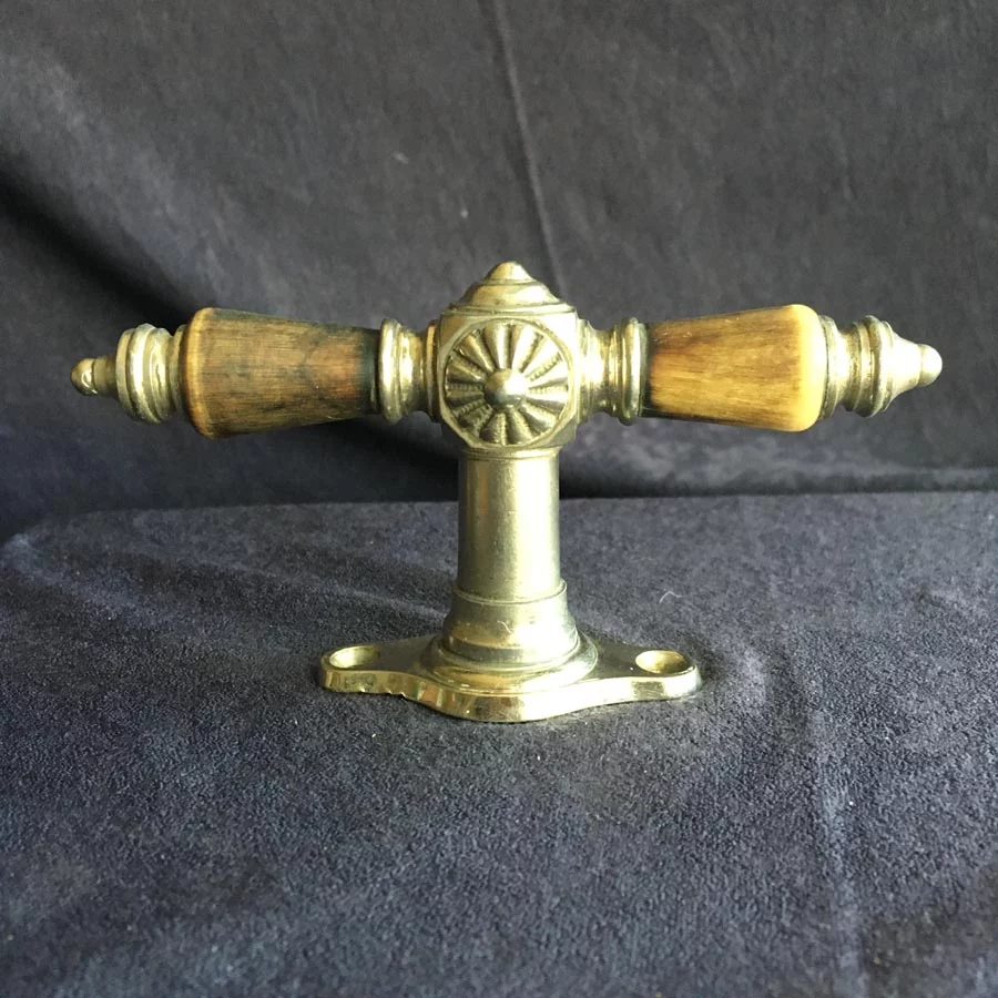 Fensterolive Nr. 105 Gründerzeit Messing vernickelt / Horn – Bild 3