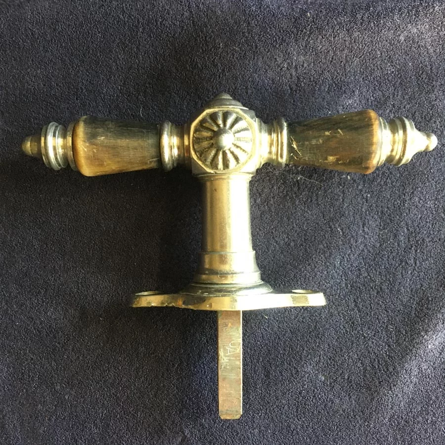 Fensterolive Nr. 105 Gründerzeit Messing vernickelt / Horn – Bild 4