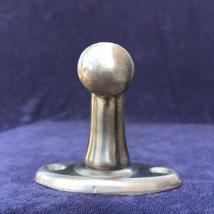 Fensterolive Nr. 123 Bauhaus gegossen Messing / vernickelt – Bild 5