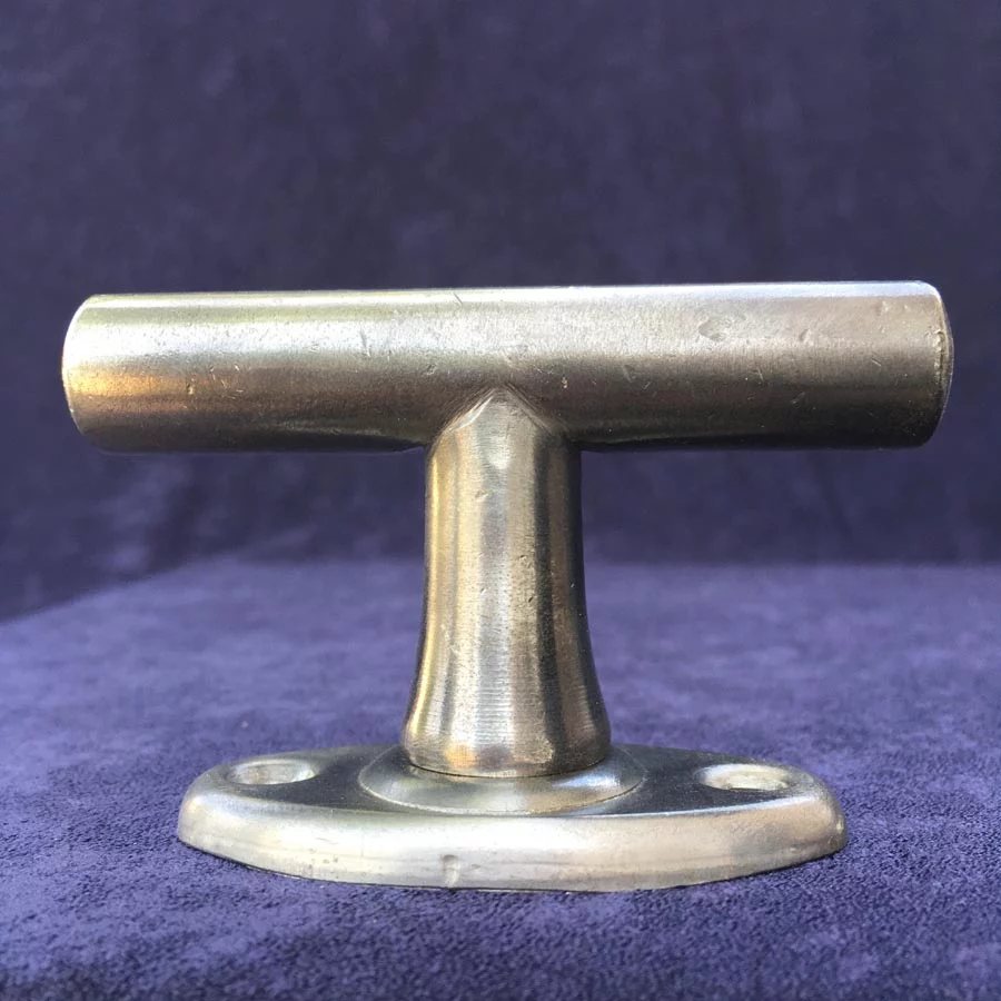 Fensterolive Nr. 123 Bauhaus gegossen Messing / vernickelt