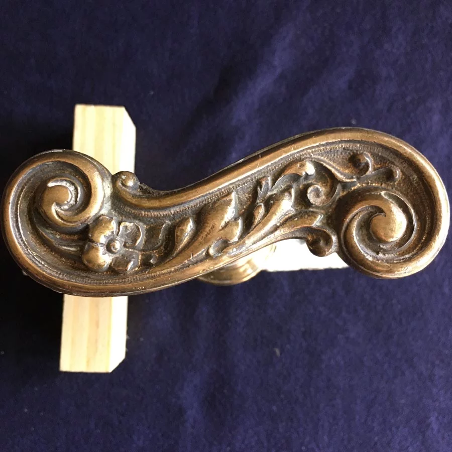 Fensterolive Nr. 134 Jugendstil gegossen Messing – Bild 4