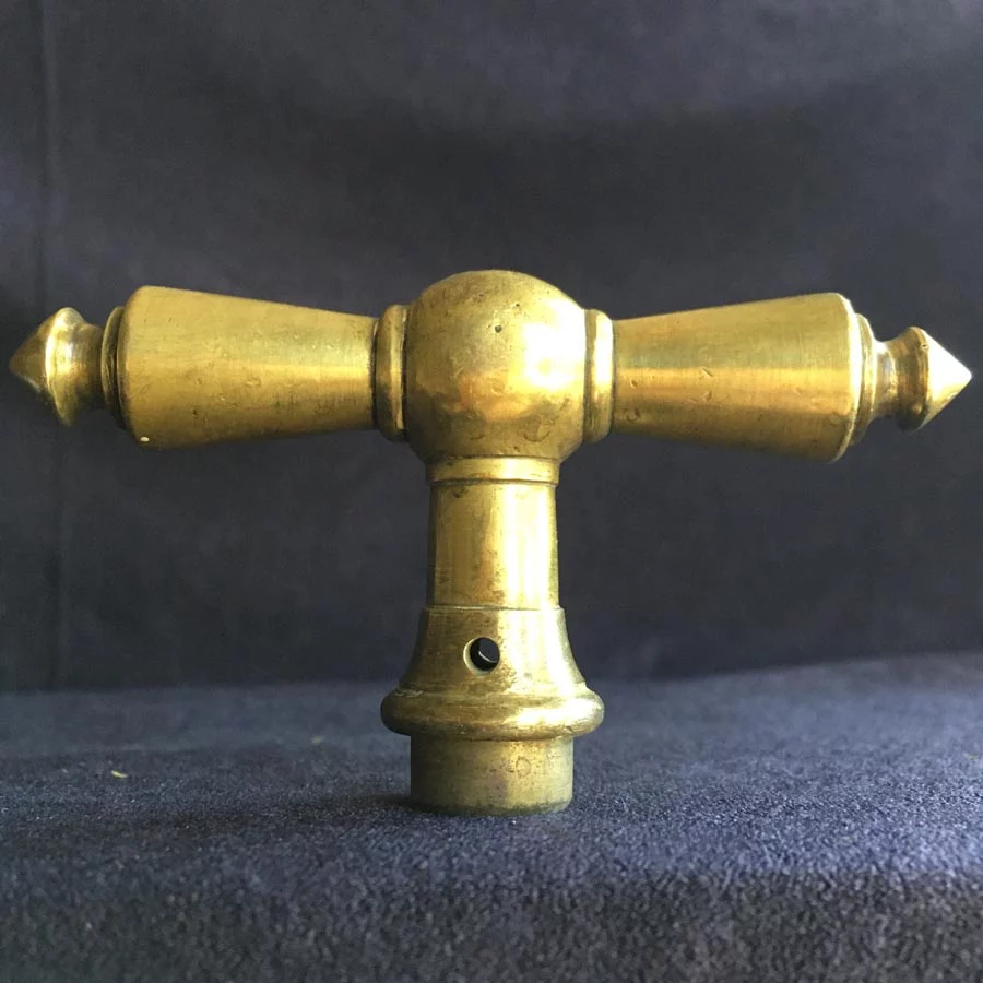 Fensterolive, Fenstergriff Nr. 136 Gründerzeit aus Messing