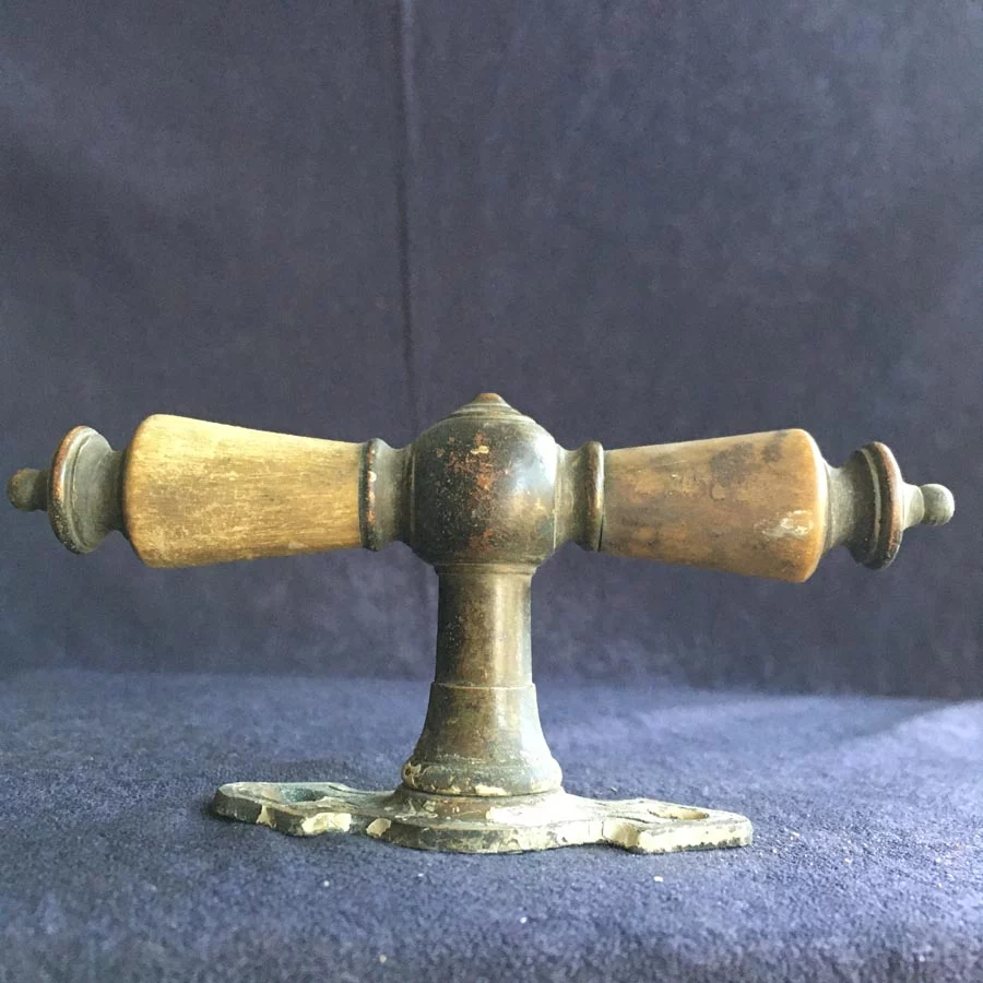 Fensterolive Nr. 141 Gründerzeit Messing vernickelt / Horn – Bild 4