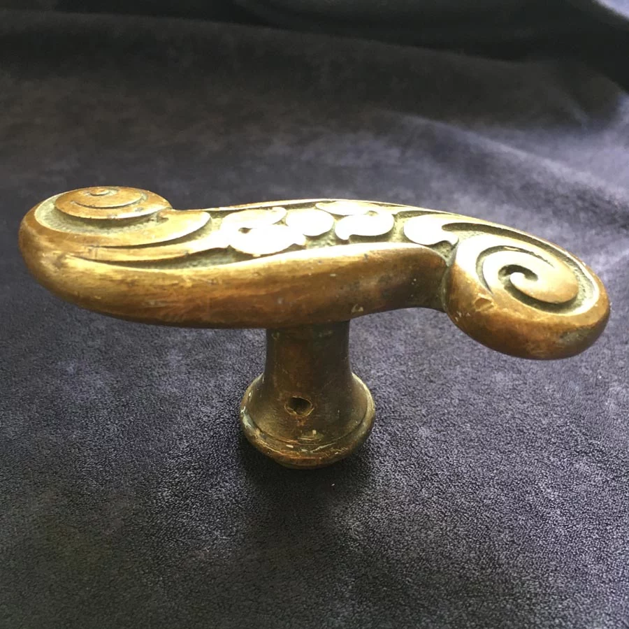 Fensterolive Nr. 146 Jugendstil Messing mit Blumen Ornament – Bild 3