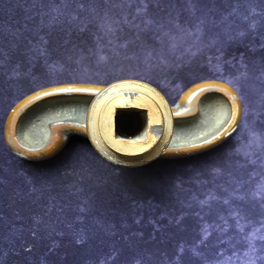 Fensterolive Nr. 146 Jugendstil Messing mit Blumen Ornament – Bild 4