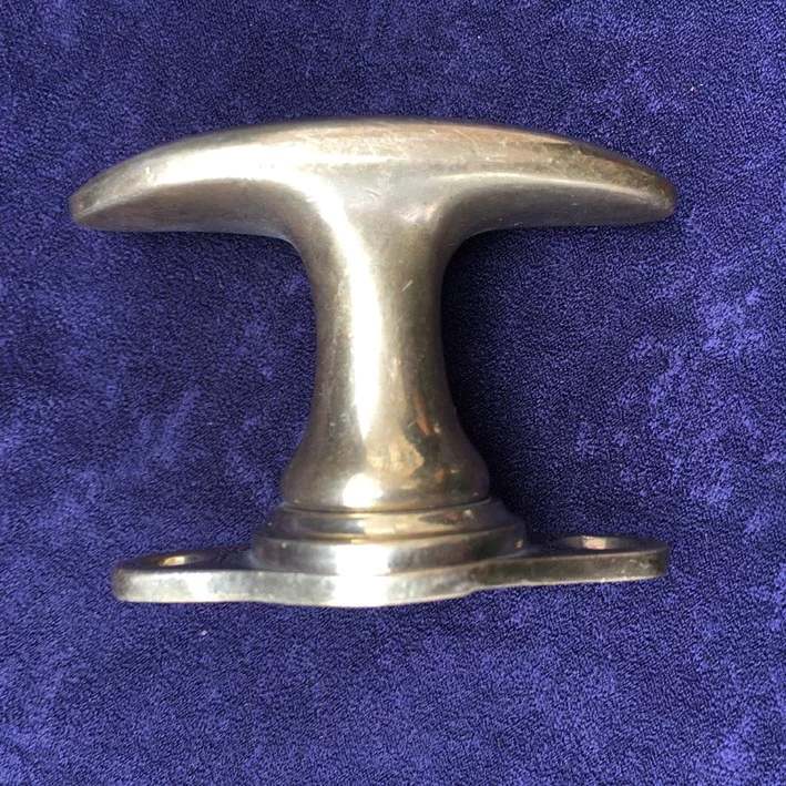 Fensterolive Nr. 154 Bauhaus gegossen Messing / vernickelt – Bild 3