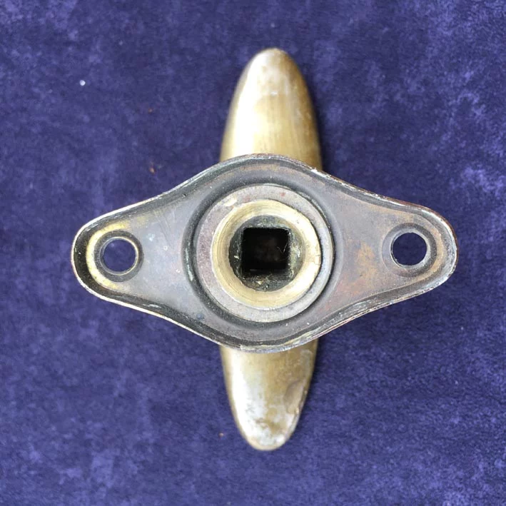 Fensterolive Nr. 155 Bauhaus gegossen Messing / vernickelt – Bild 4