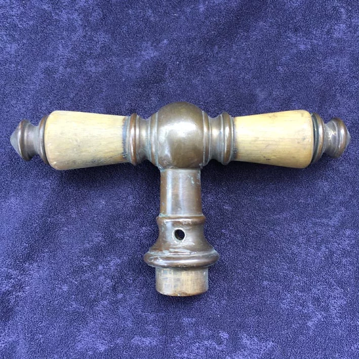 Fensterolive Nr. 157 Gründerzeit Messing vernickelt / Horn – Bild 3