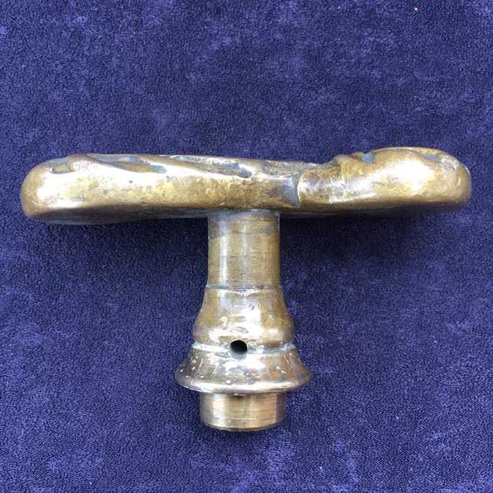 Fensterolive Nr. 158 Gründerzeit Messing mit Ornament – Bild 3