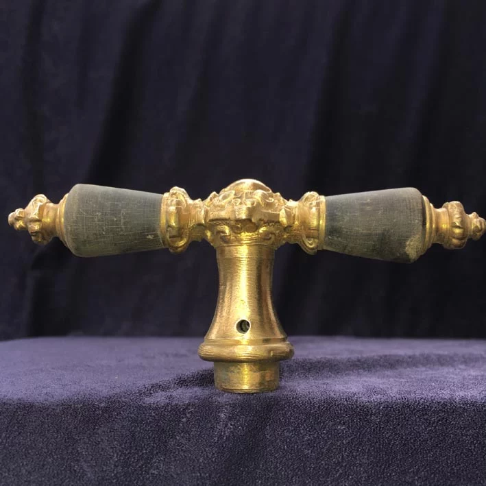 Fensterolive Nr. 186 Gründerzeit Neo Barock Messing/Horn