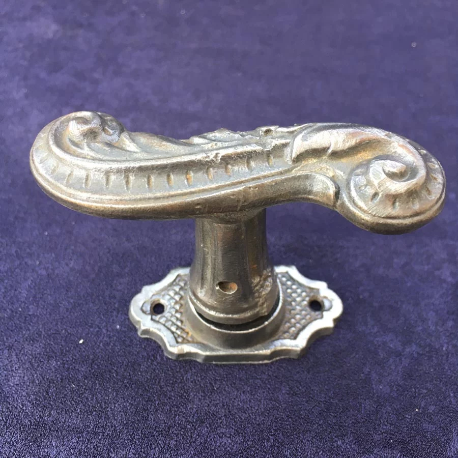 Fensterolive Nr. 234 Gründerzeit Gusseisen mit Ornamente