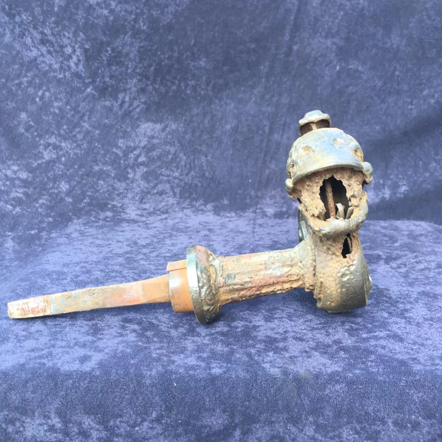 Gusseiserne Haustürdrücker preußische Pickelhaubenkopf Nr. 2 – Bild 3