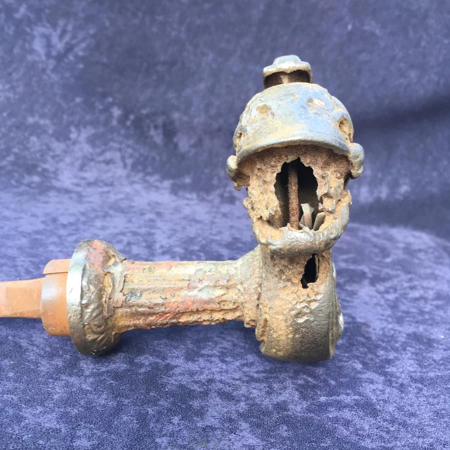 Gusseiserne Haustürdrücker preußische Pickelhaubenkopf Nr. 2 – Bild 4