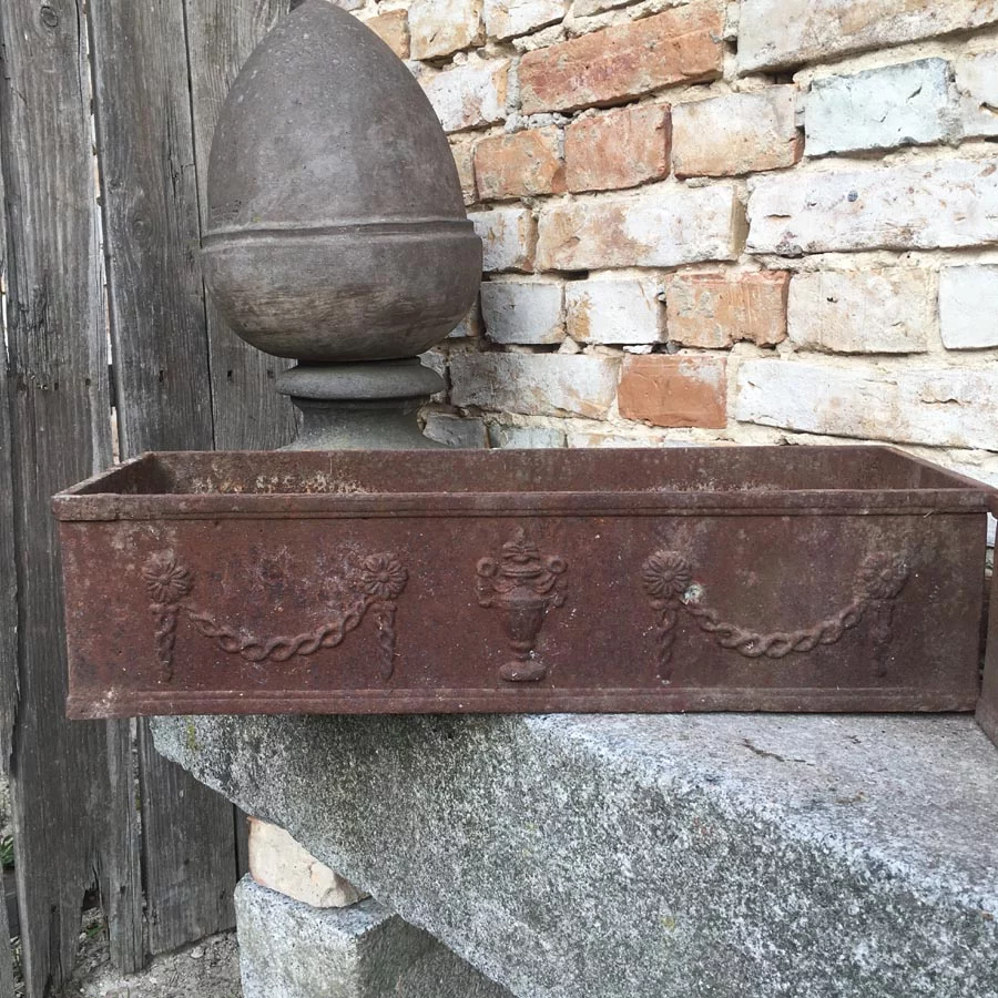 Jardiniere, Blumenkasten bzw. Pflanzschale aus Gusseisen – Bild 3