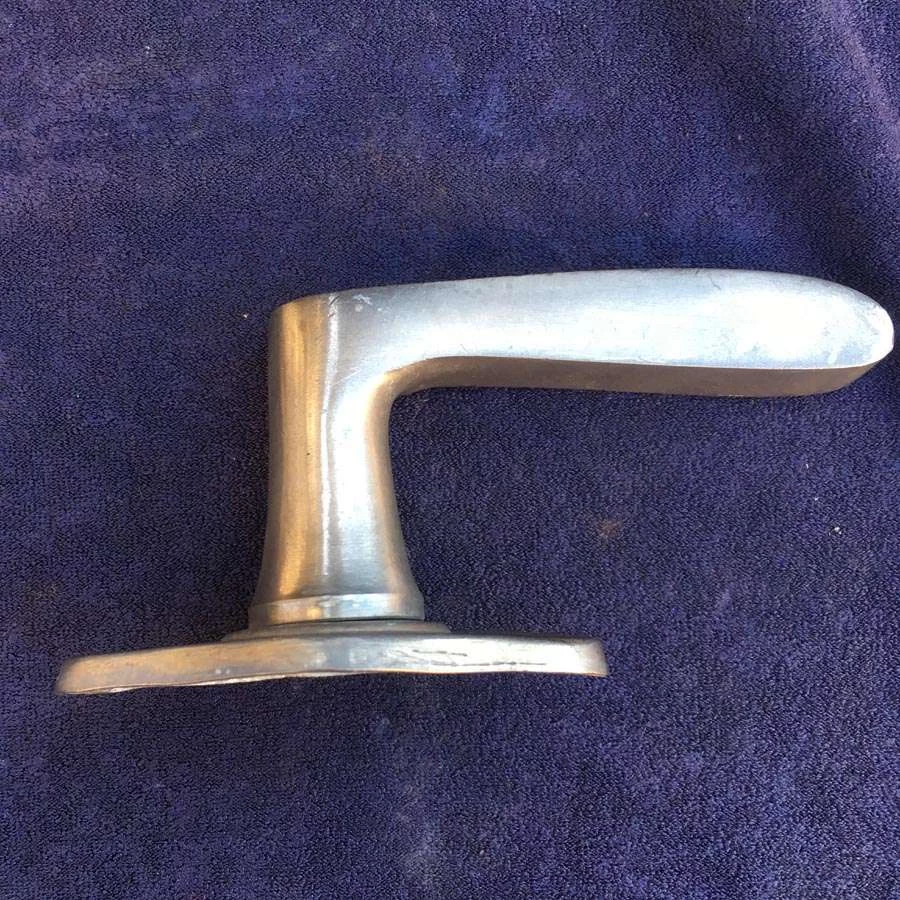 Fensterolive Nr. 257 Bauhaus vernickelt – Bild 2